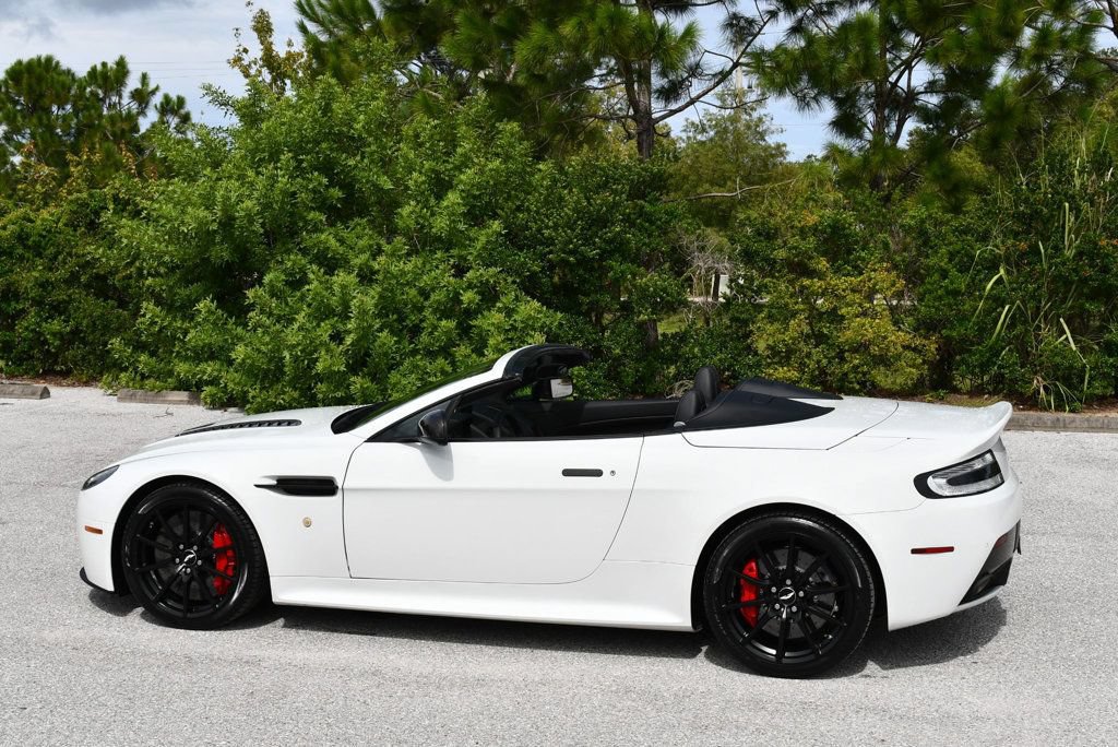 Used 2017 Aston Martin V12 Vantage S RWD image 32