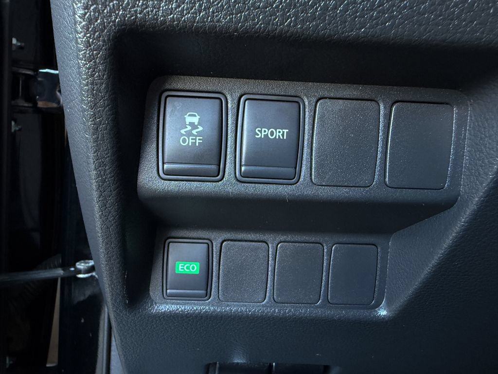 Used 2015 Nissan Rogue SV FWD image 24
