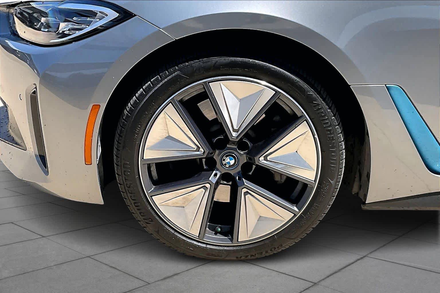 Used 2023 BMW i4 eDrive35 w/ Premium Package image 9
