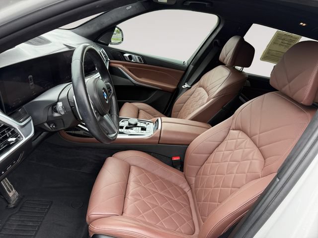 Used 2024 BMW X7 xDrive40i w/ M Sport Package AWD/4WD image 9