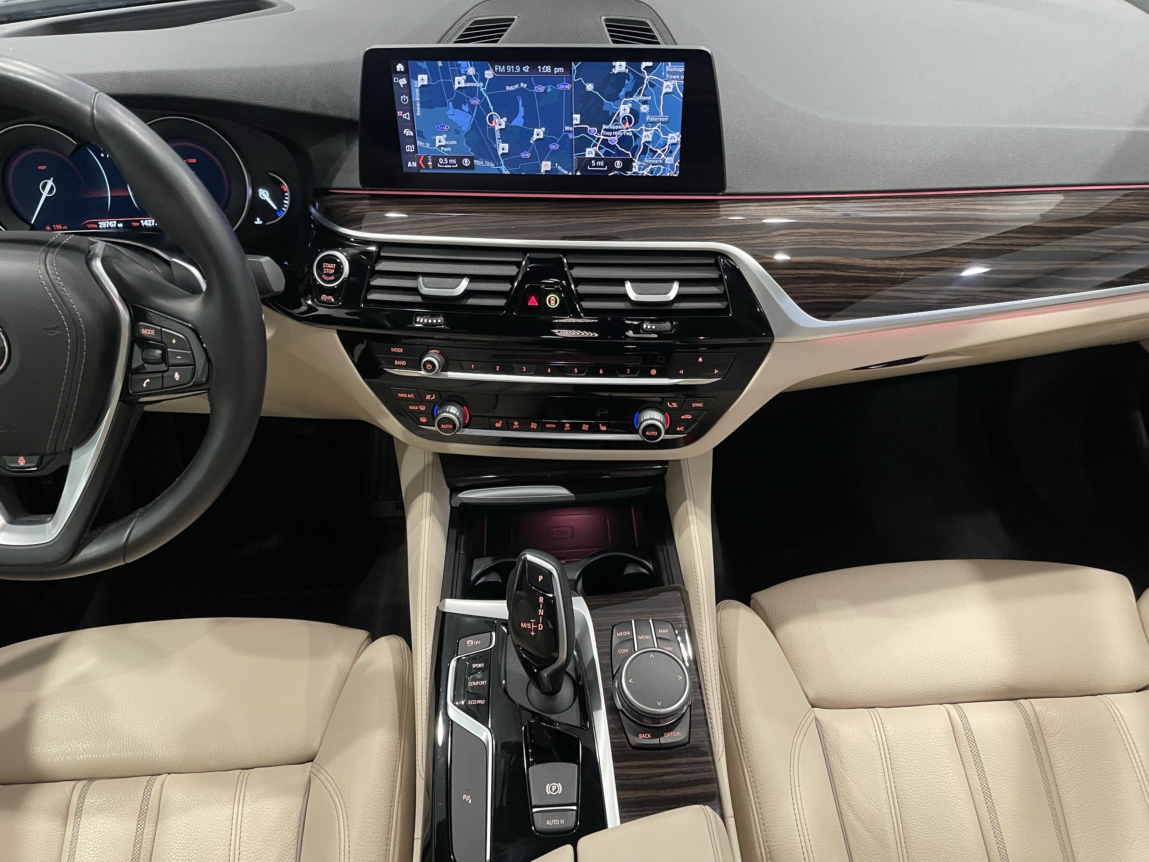 Used 2019 BMW 540i xDrive w/ Convenience Package AWD/4WD image 17