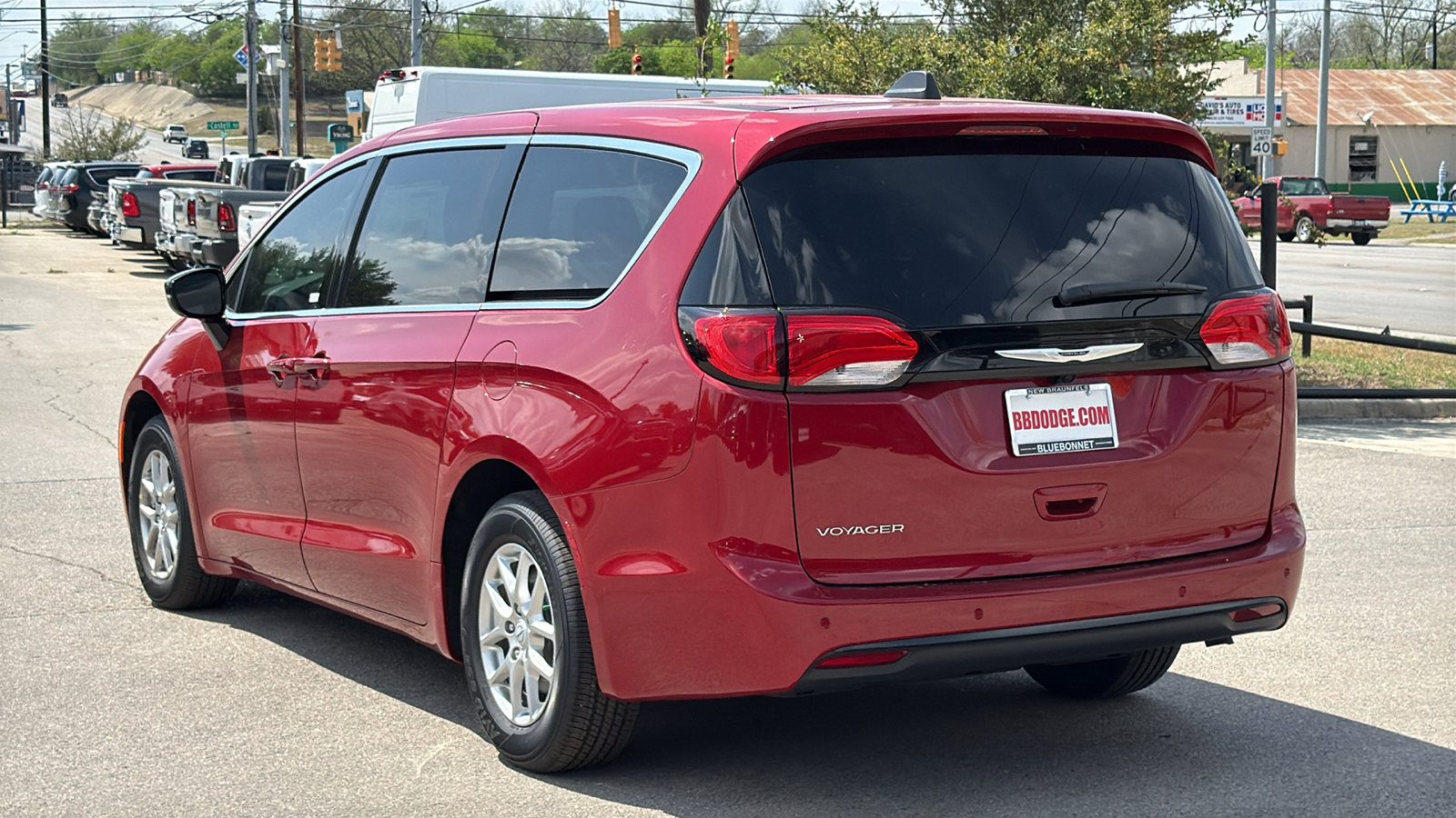 New 2026 Chrysler Voyager LX image 3