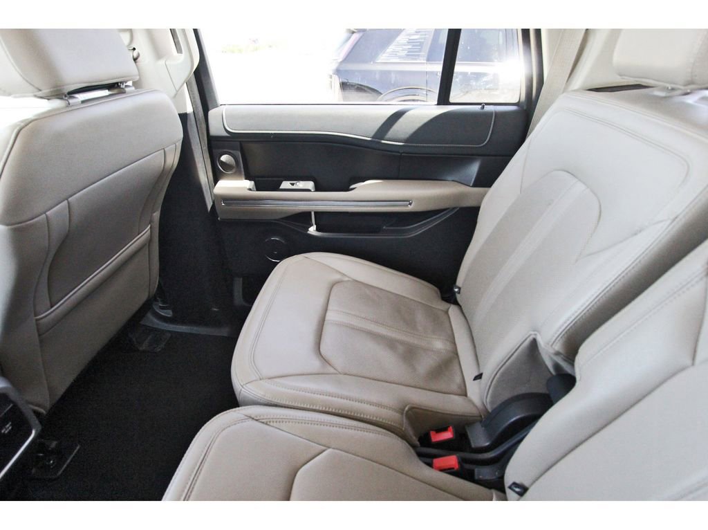 Used 2024 Ford Expedition Max Limited image 12
