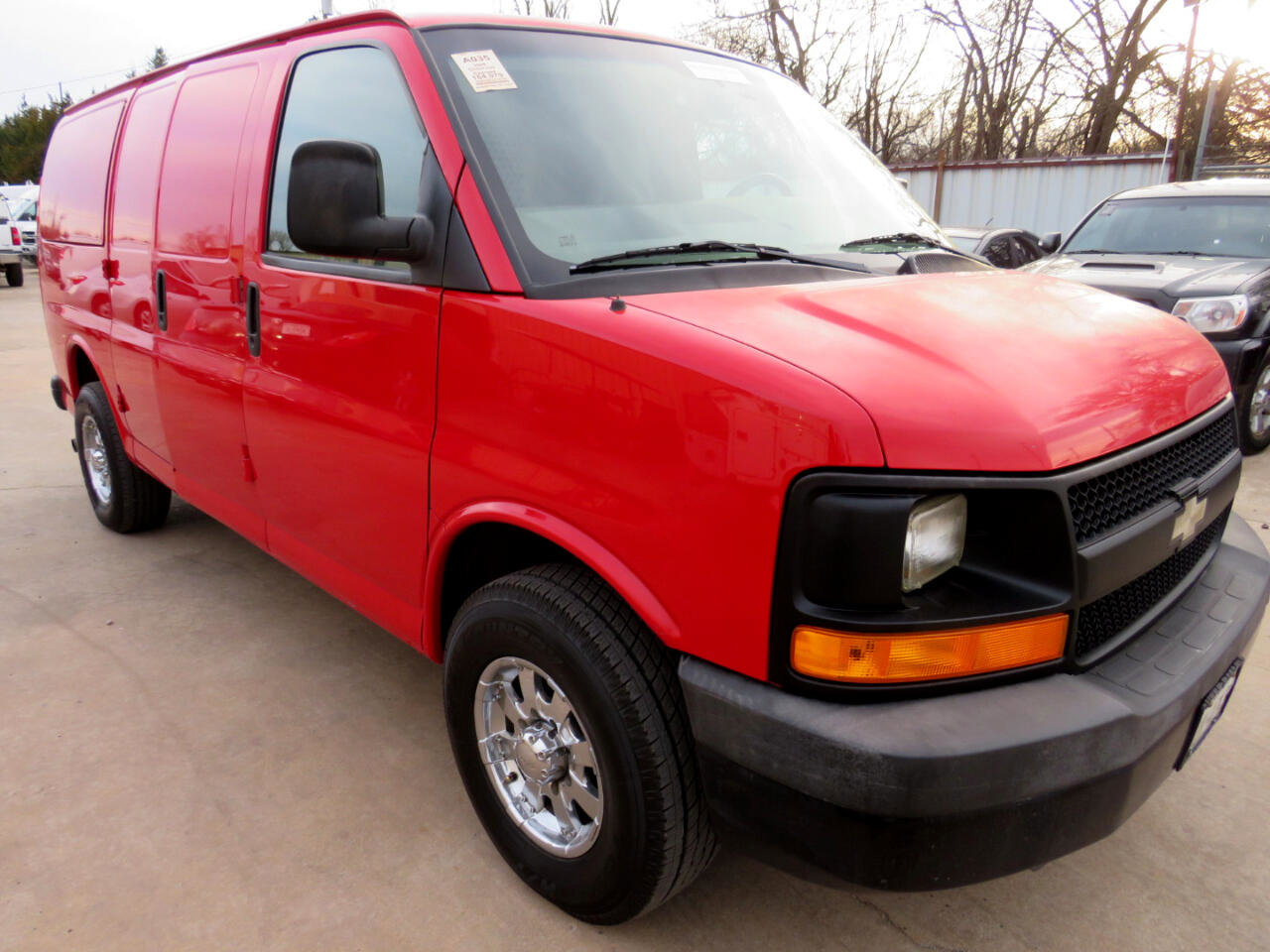 Used 2009 Chevrolet Express 2500 image 3
