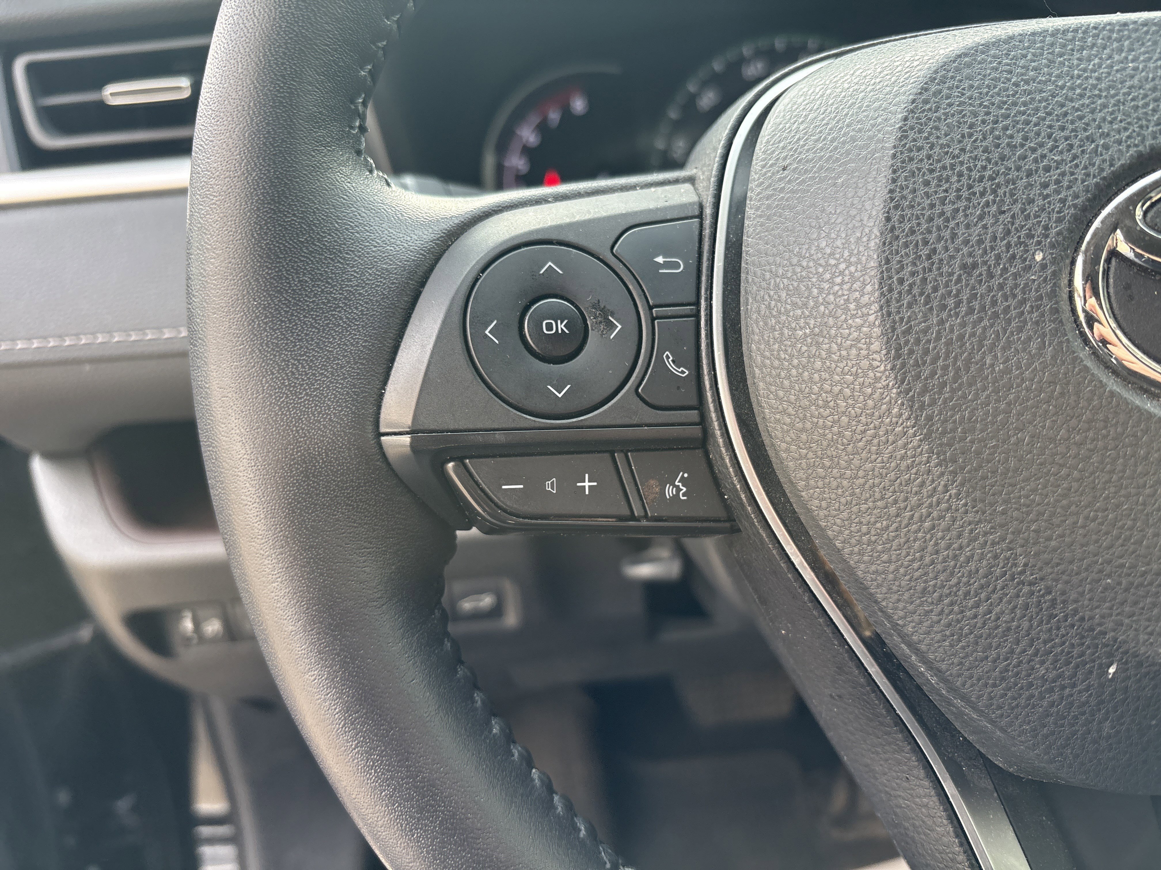 Used 2022 Toyota RAV4 Limited image 19