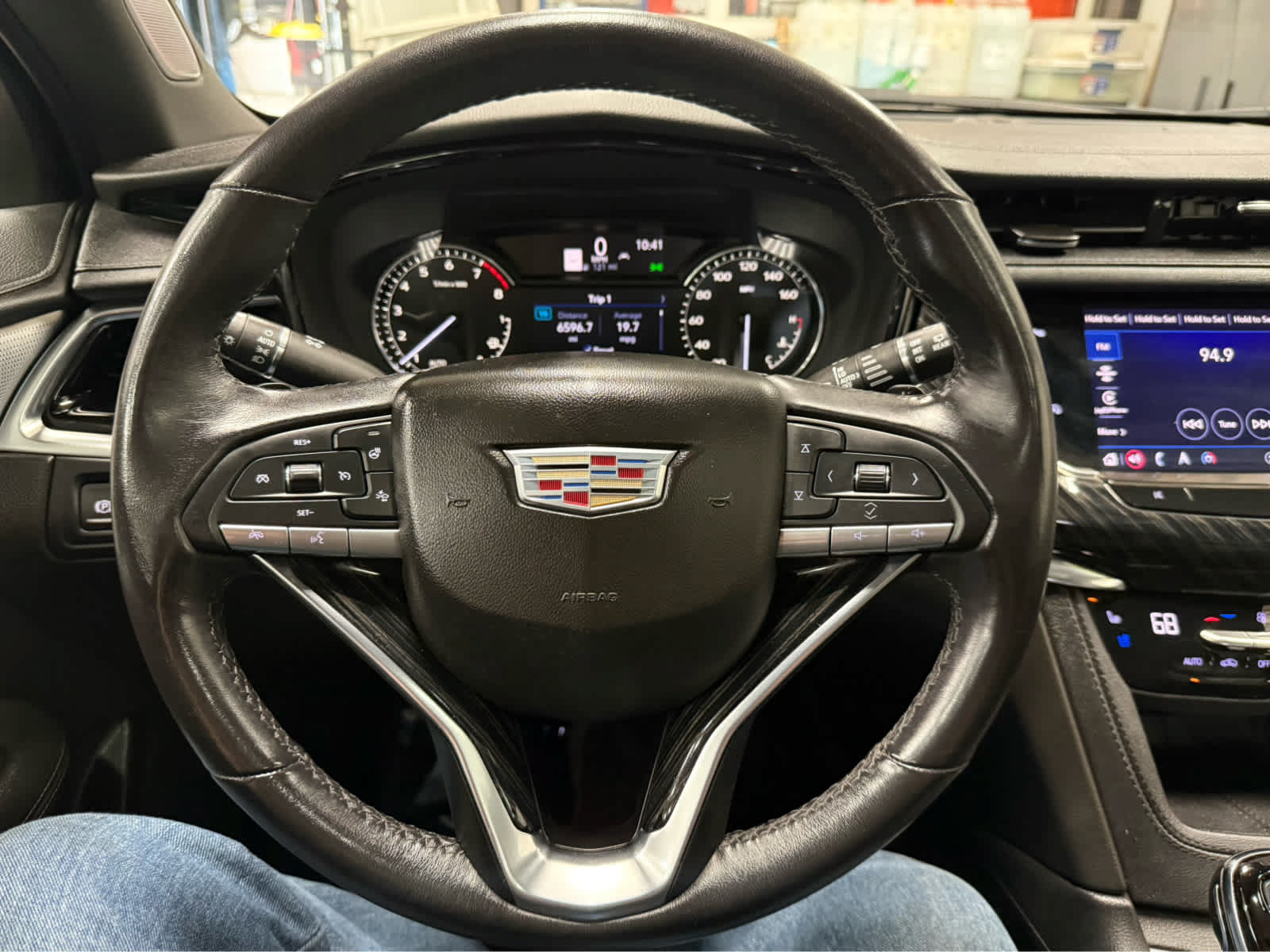 Used 2022 Cadillac XT6 Premium Luxury AWD/4WD image 11
