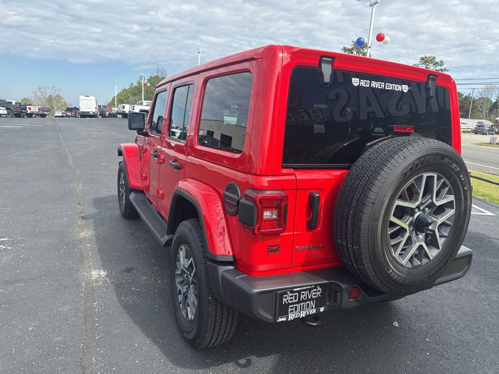 Used 2025 Jeep Wrangler Sahara image 7