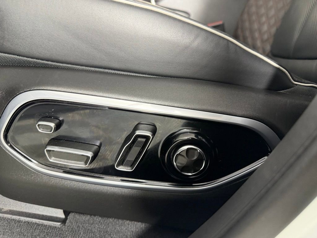 Certified 2023 Jeep Grand Cherokee L Summit AWD/4WD image 25