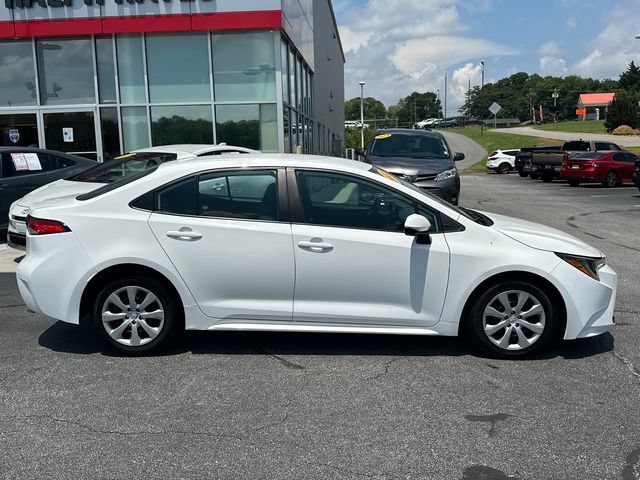 Used 2023 Toyota Corolla LE FWD image 2