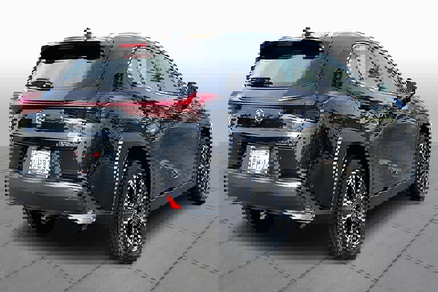 Certified 2023 Lexus UX 250h FWD w/ Accessory Package (Z2) image 12