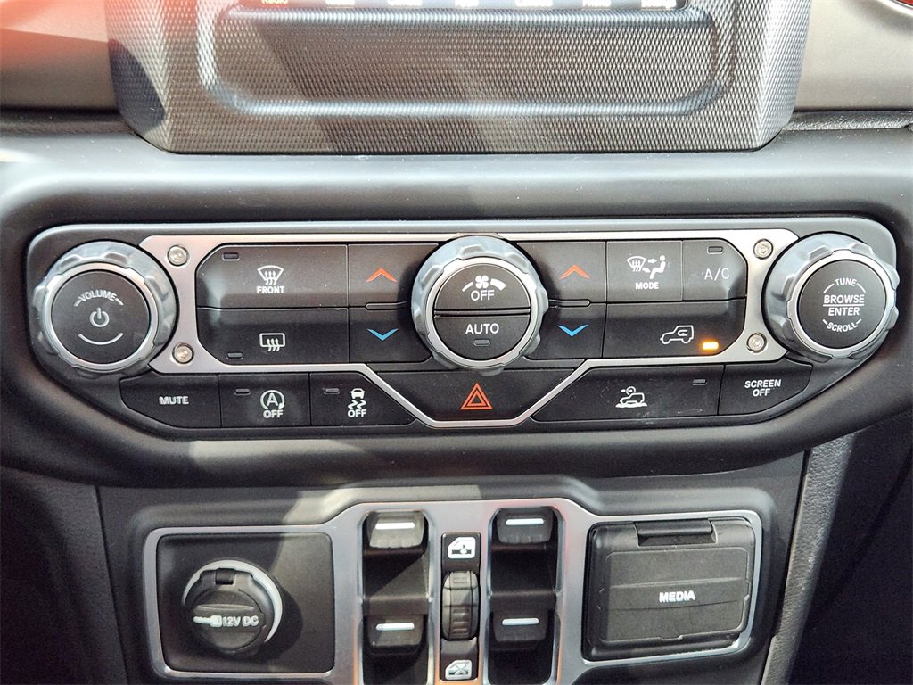 Used 2021 Jeep Gladiator Sport image 20