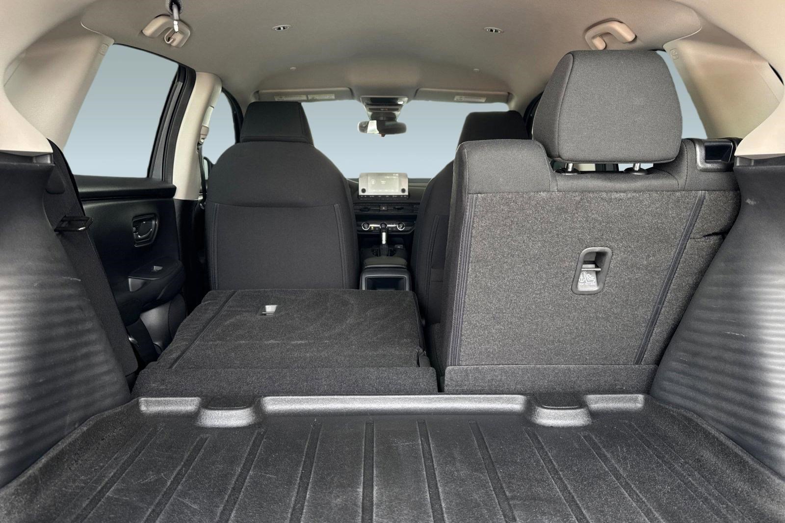 Certified 2025 Honda HR-V LX image 32