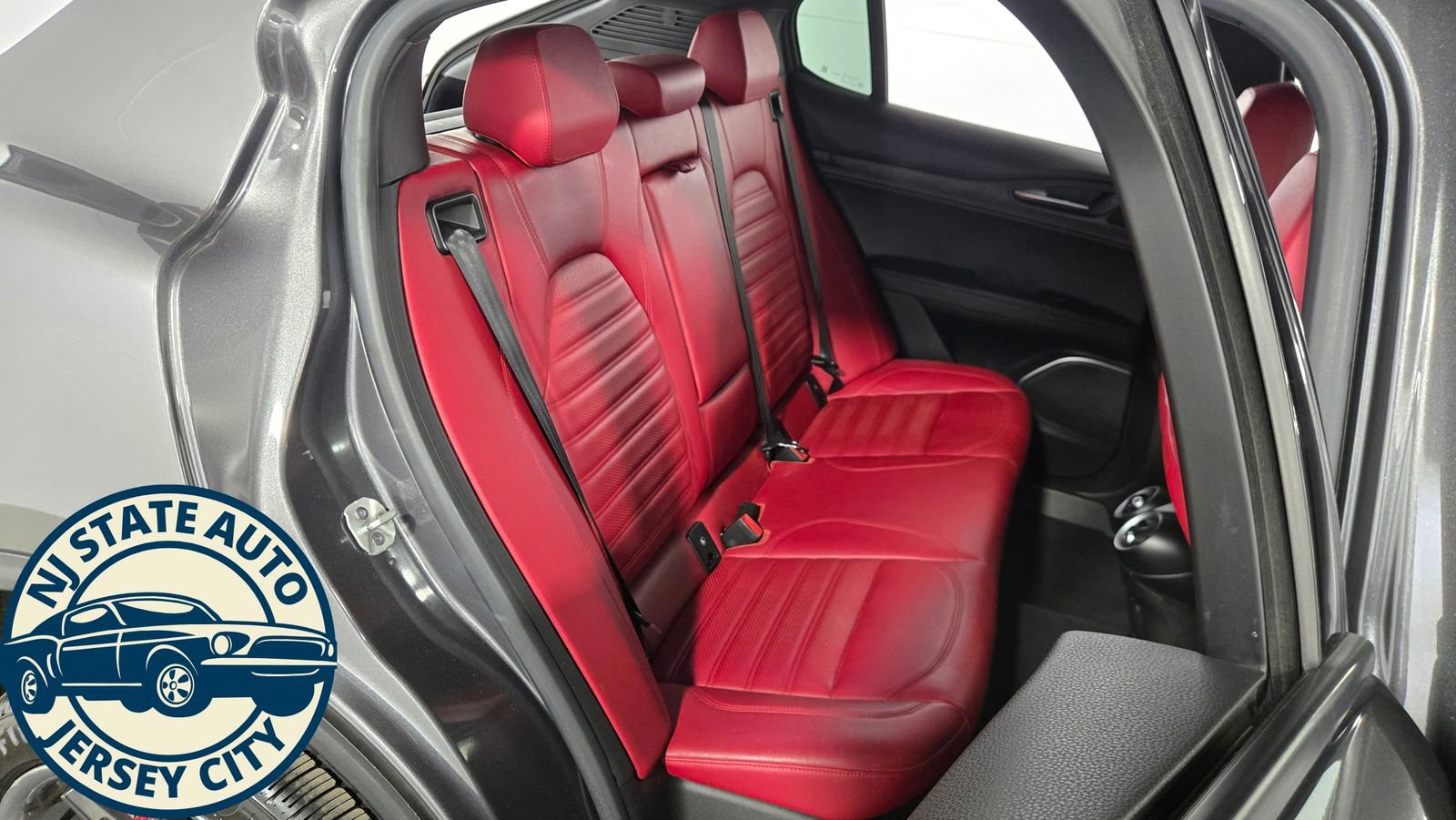 Used 2022 Alfa Romeo Stelvio Sprint image 34