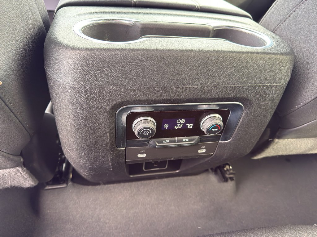 Used 2024 Chevrolet Suburban LT image 27