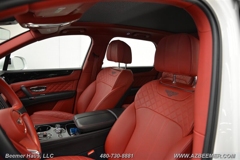 Used 2019 Bentley Bentayga AWD/4WD image 14