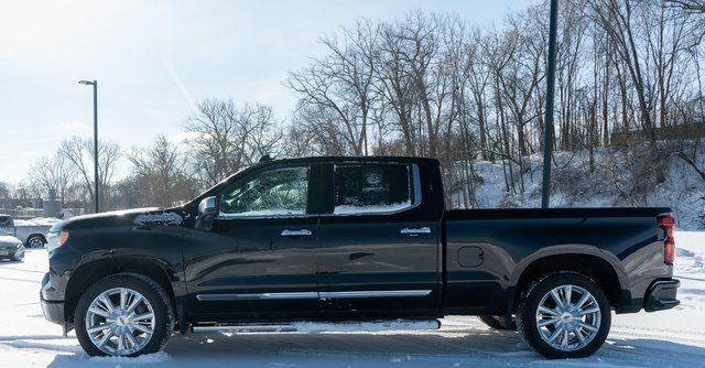 Used 2022 Chevrolet Silverado 1500 High Country w/ High Country Premium Package image 9