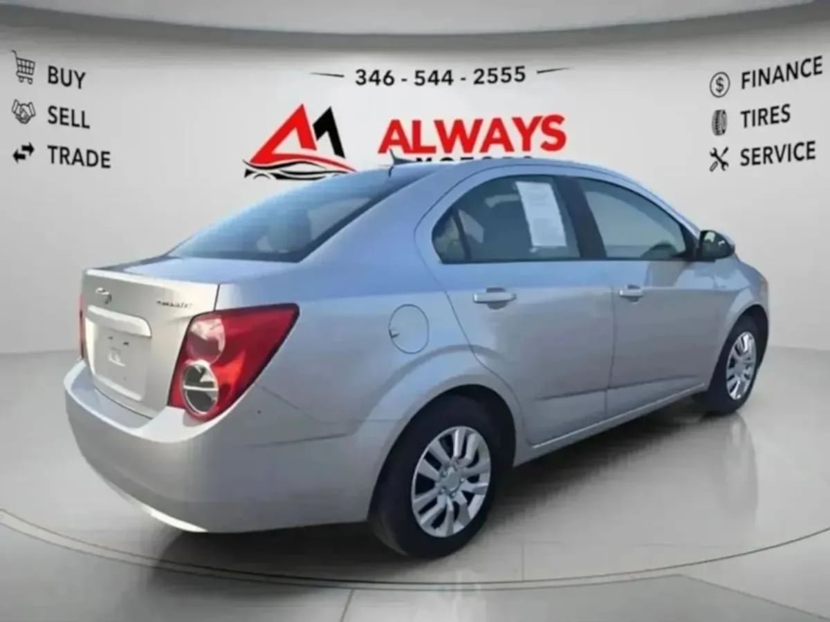 Used 2013 Chevrolet Sonic LS FWD image 18