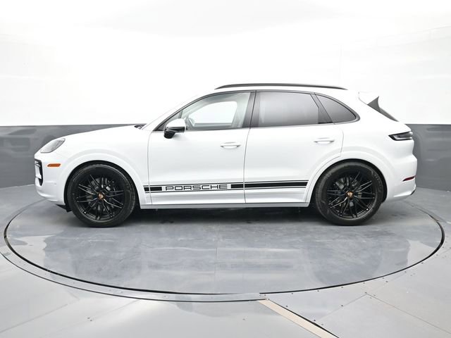 New 2026 Porsche Cayenne GTS image 2