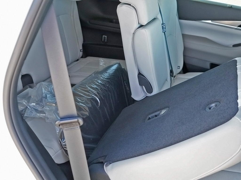 New 2026 INFINITI QX60 Luxe w/ Cargo Package image 35
