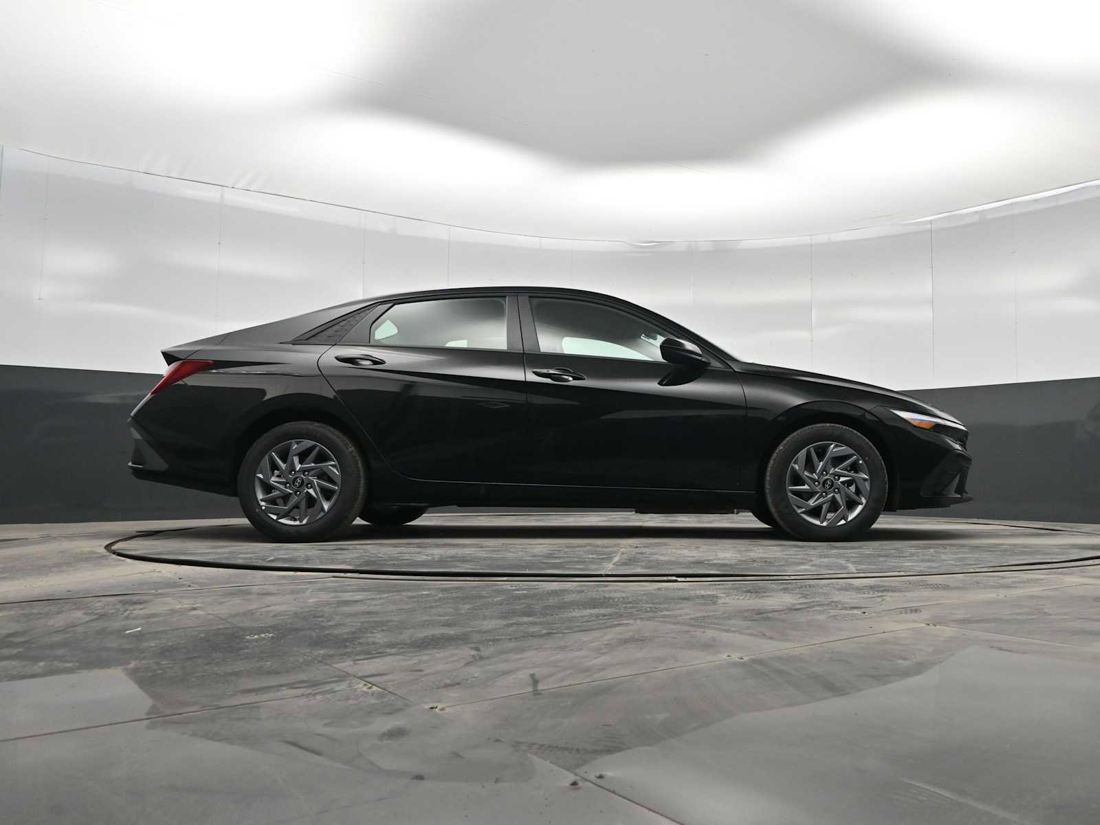 New 2026 Hyundai Elantra Blue image 38