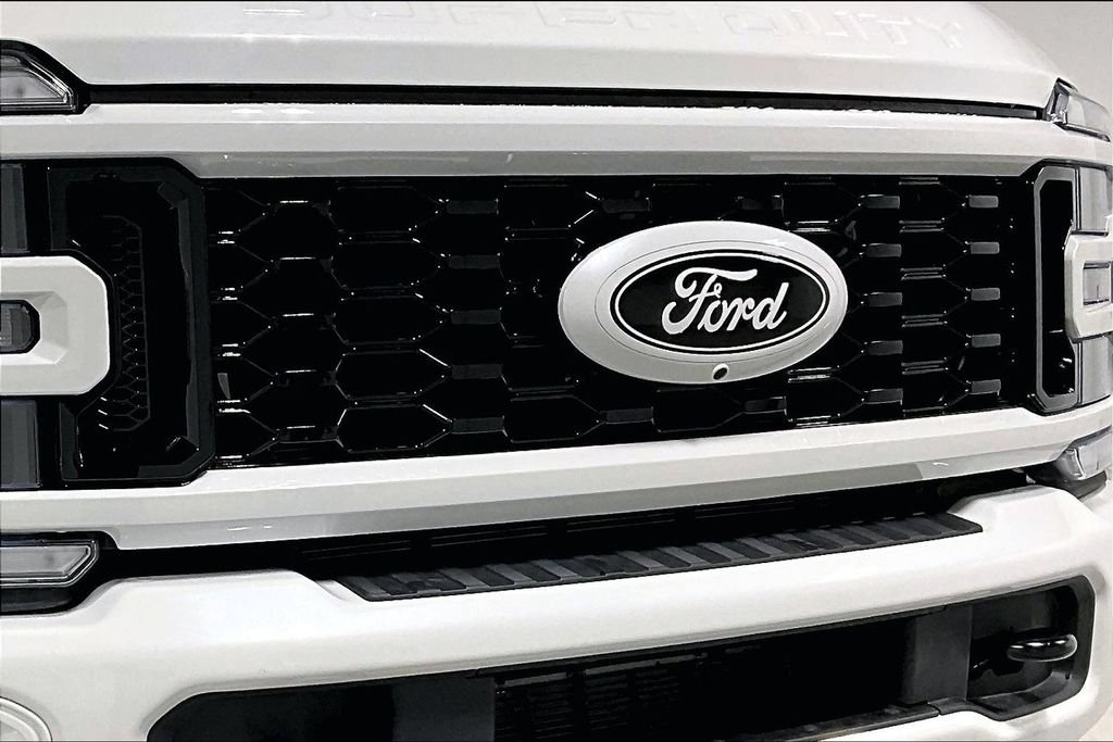 Used 2026 Ford F450 Lariat AWD/4WD image 37