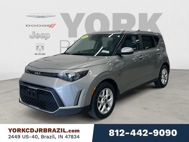 Used 2023 Kia Soul LX w/ LX Technology Package image 1