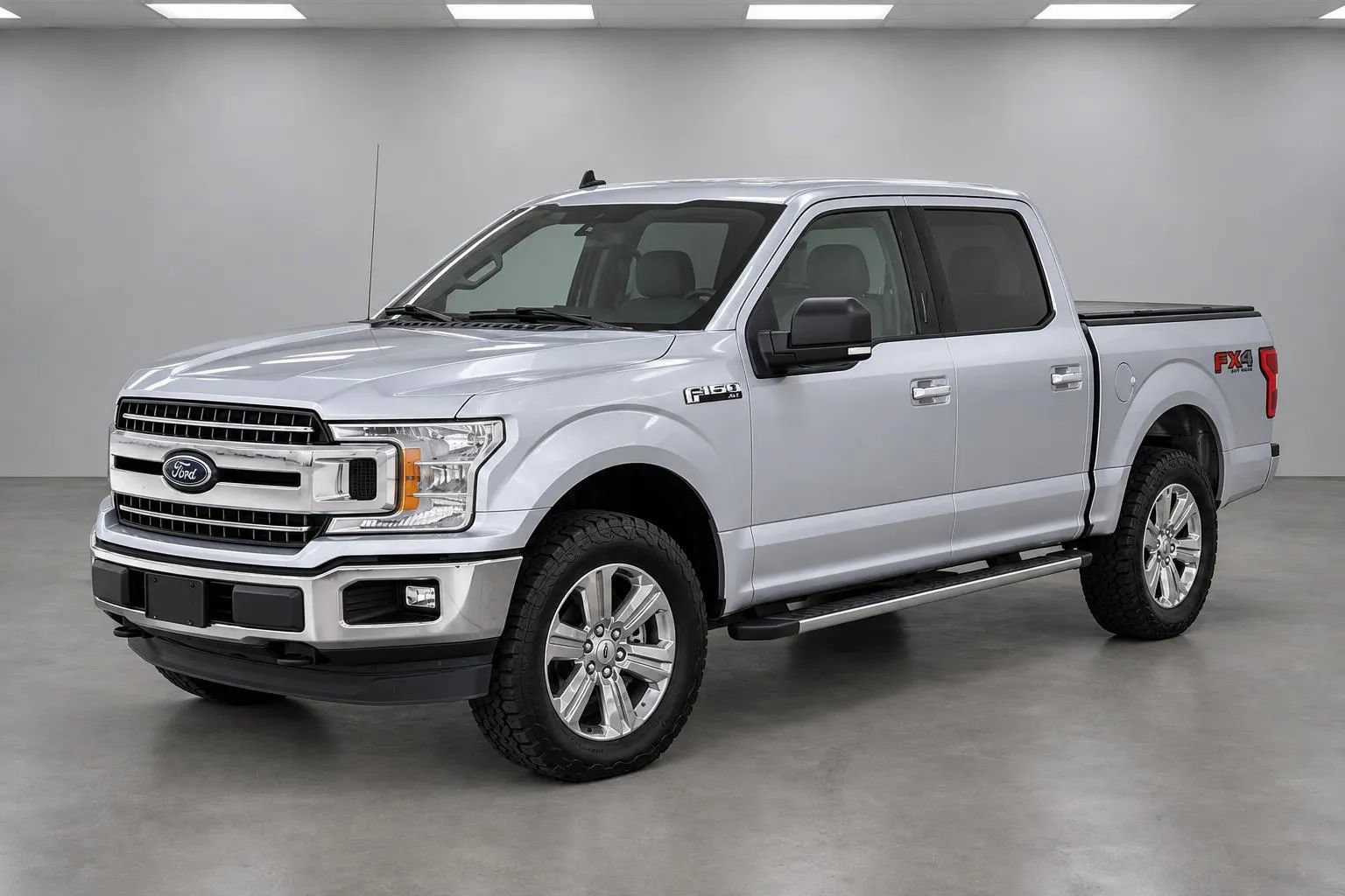 Used 2019 Ford F150 XLT w/ Equipment Group 302A Luxury AWD/4WD image 2
