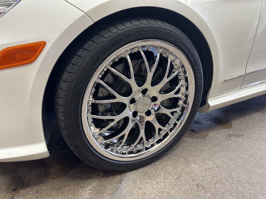 Used 2011 Mercedes-Benz E 550 4MATIC Sedan image 17