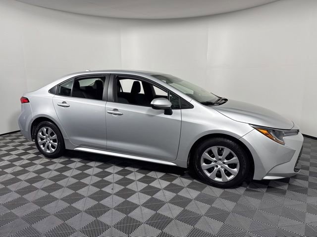 Used 2023 Toyota Corolla LE image 9