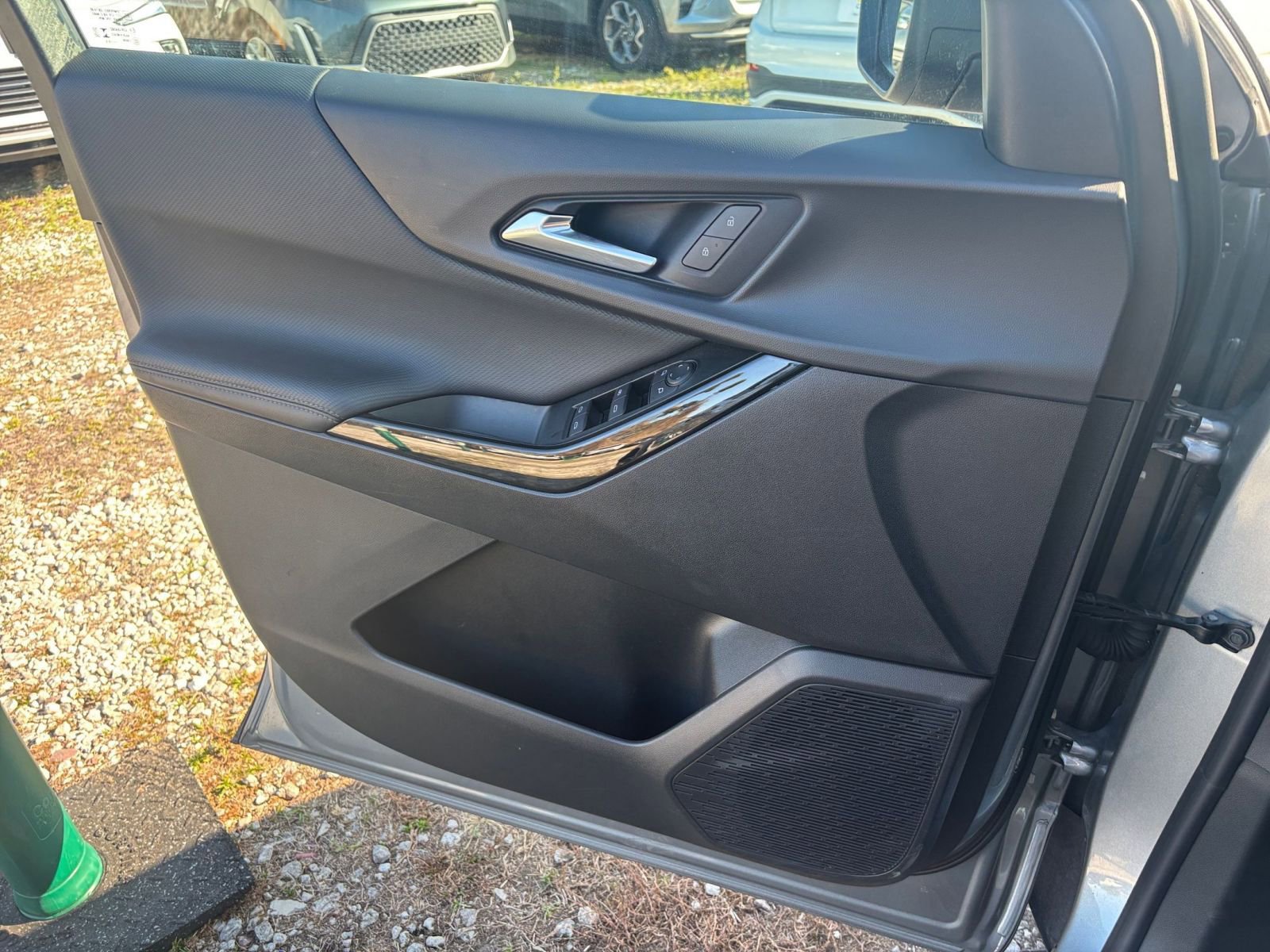 Used 2025 Chevrolet Equinox LT AWD/4WD image 18