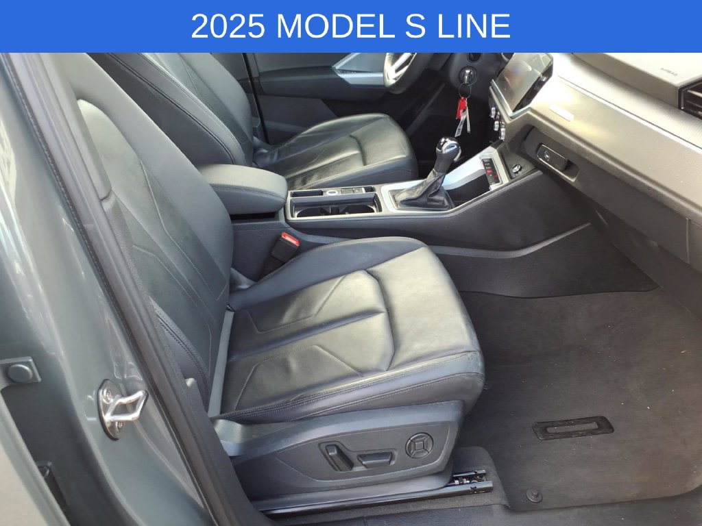 Used 2025 Audi Q3 2.0T Premium AWD/4WD image 8