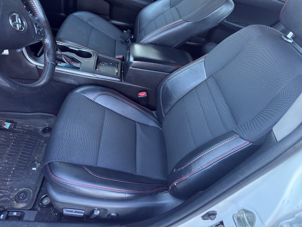 Used 2017 Toyota Camry SE image 11