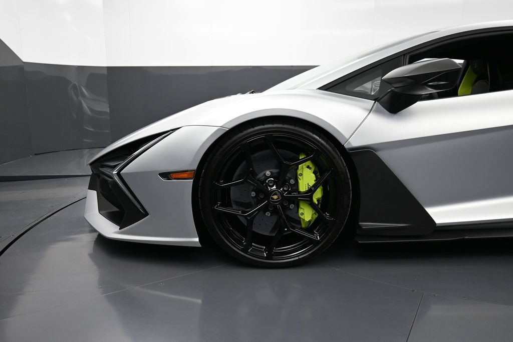 Used 2024 Lamborghini Revuelto AWD/4WD image 12