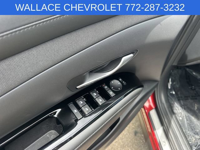 Used 2025 Hyundai Tucson Limited FWD image 17
