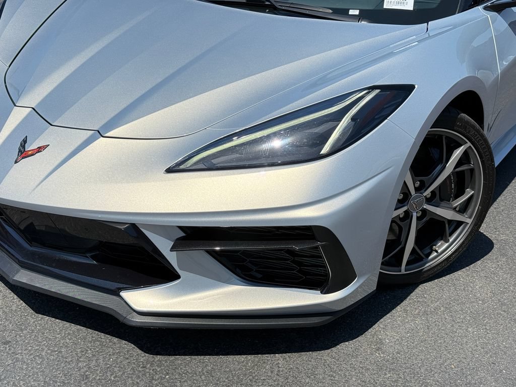 Used 2023 Chevrolet Corvette Stingray Convertible w/ Z51 Performance Package RWD image 3