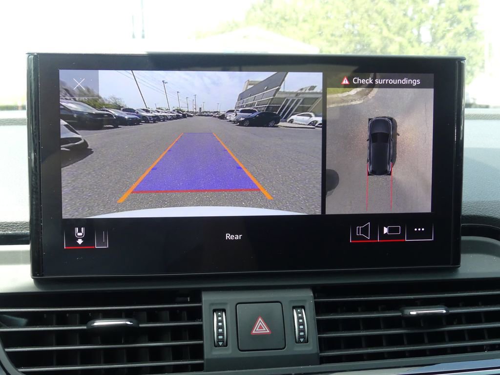 Used 2025 Audi Q5 e Premium Plus w/ Premium Plus Package image 9