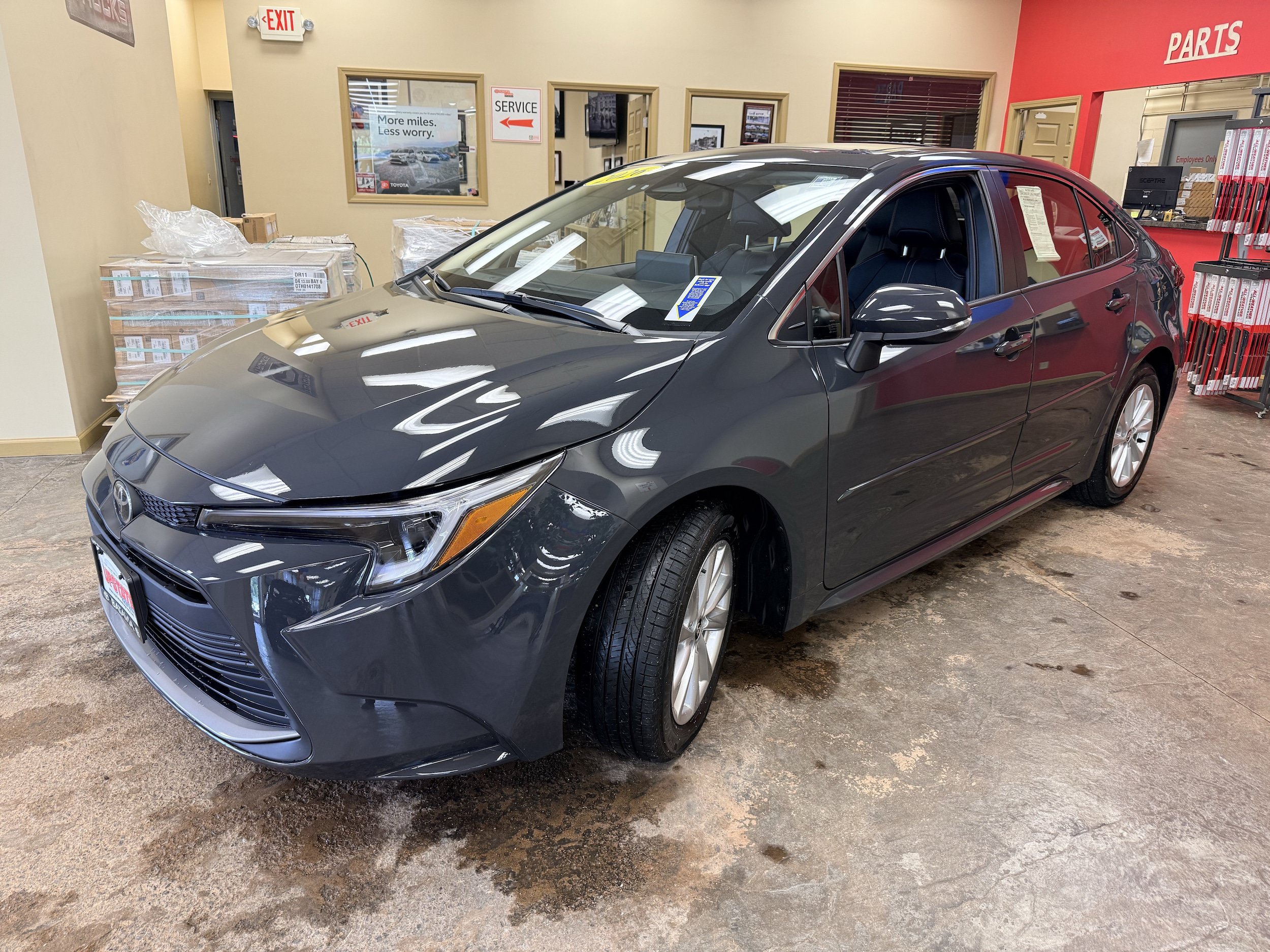 Used 2026 Toyota Corolla XLE FWD image 3