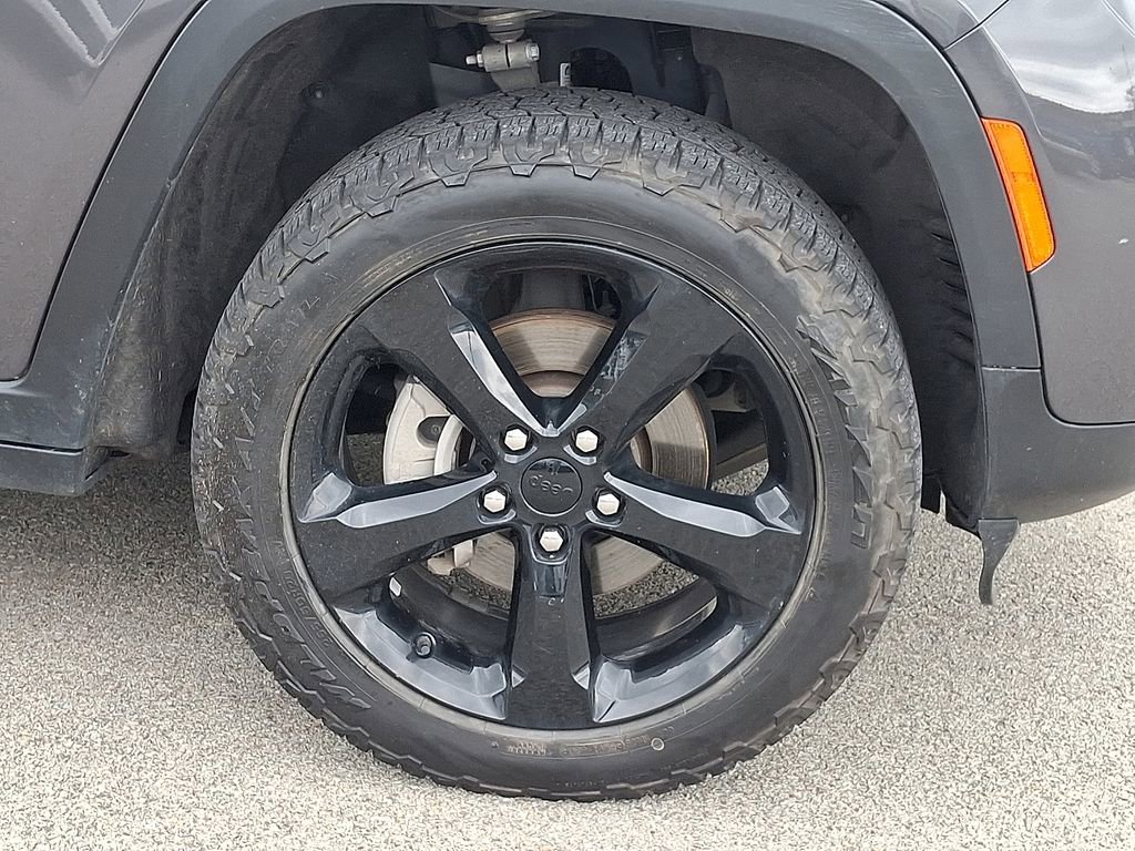 Used 2023 Jeep Grand Cherokee Altitude image 8