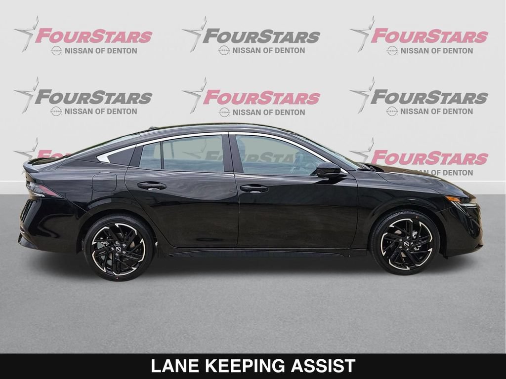 New 2026 Nissan Sentra SR w/ Floor Mat Package FWD image 3