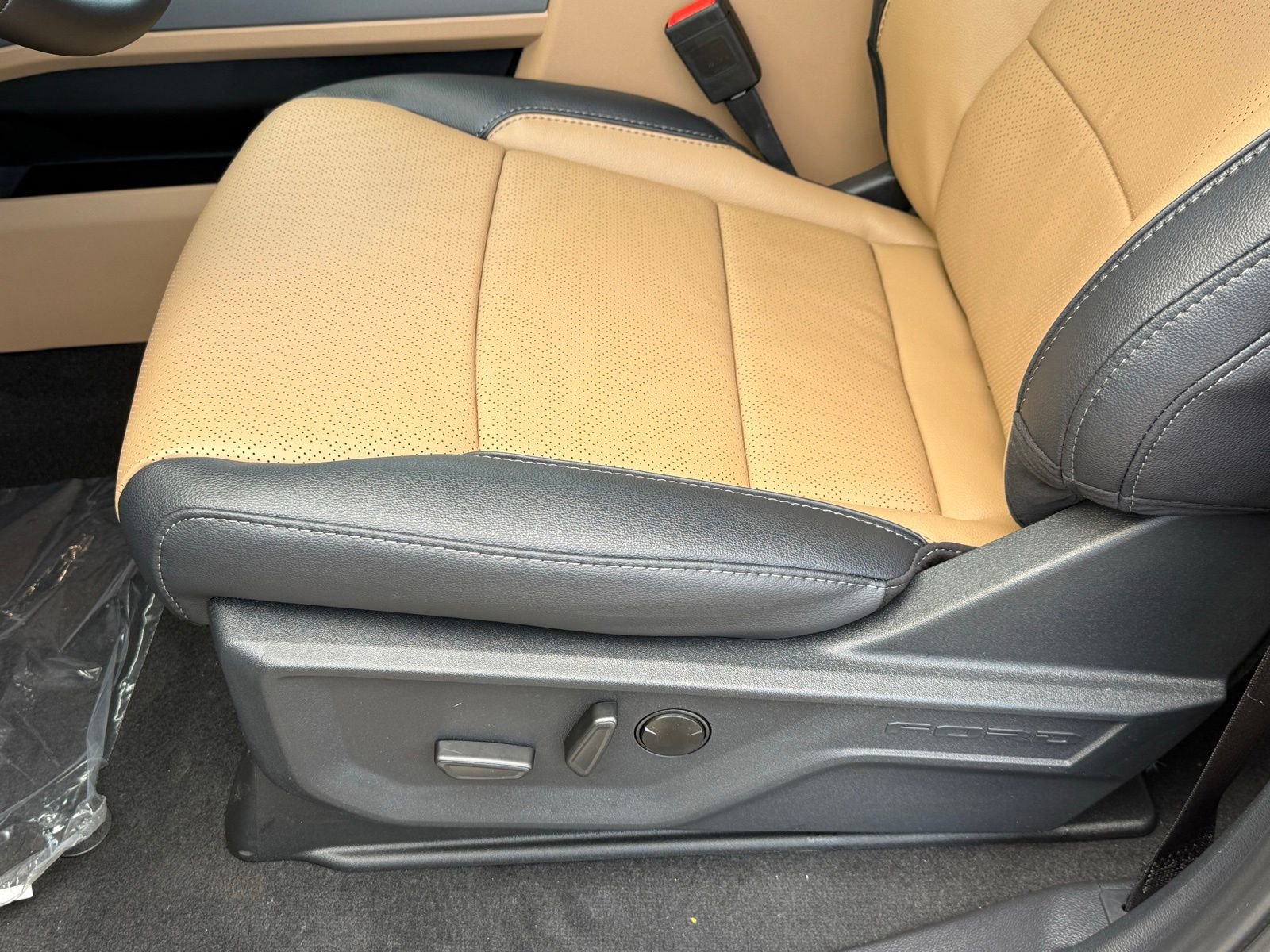 New 2026 Ford F250 4x4 Crew Cab Super Duty image 38