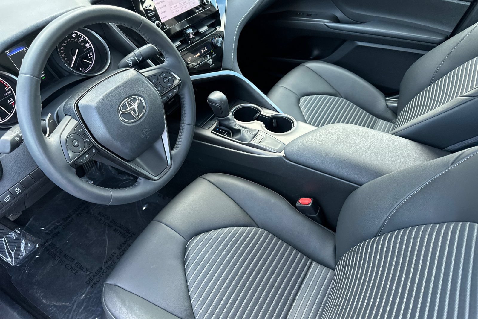 Used 2024 Toyota Camry SE w/ Convenience Package FWD image 10