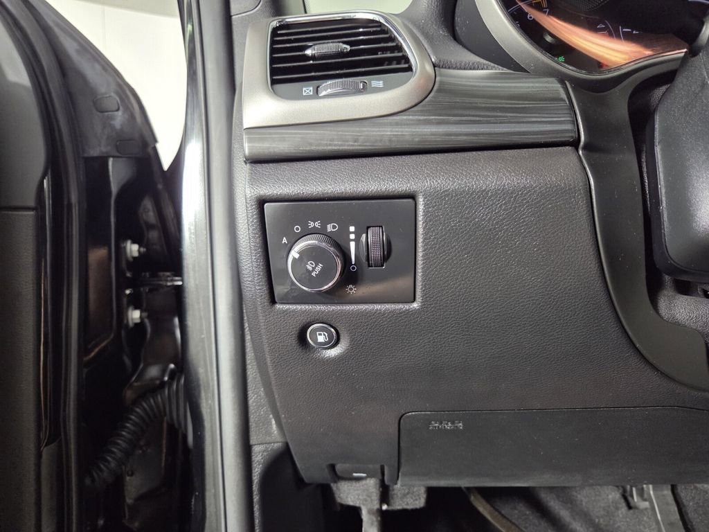 Certified 2019 Jeep Grand Cherokee Laredo w/ Laredo X Package image 22