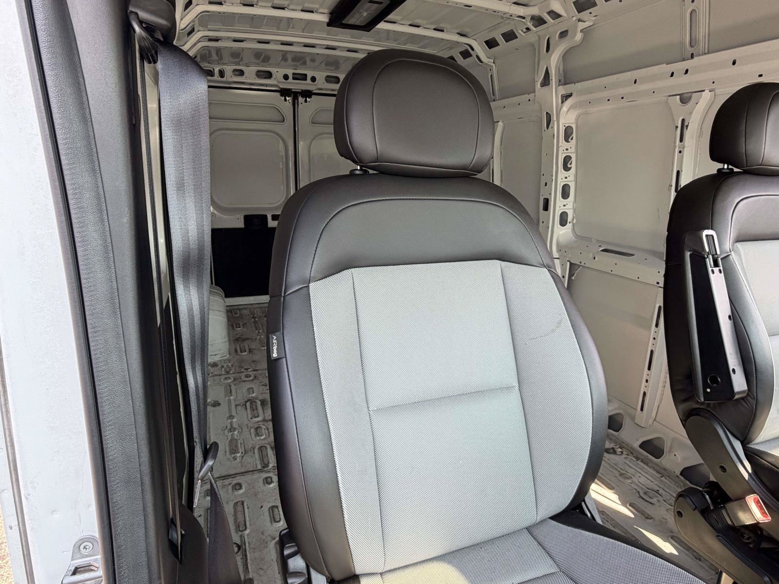 Used 2024 RAM ProMaster 2500 w/ Convenience Group FWD image 32