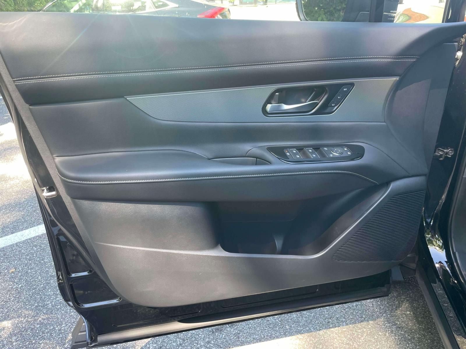 Used 2025 Nissan Murano SL AWD/4WD image 16