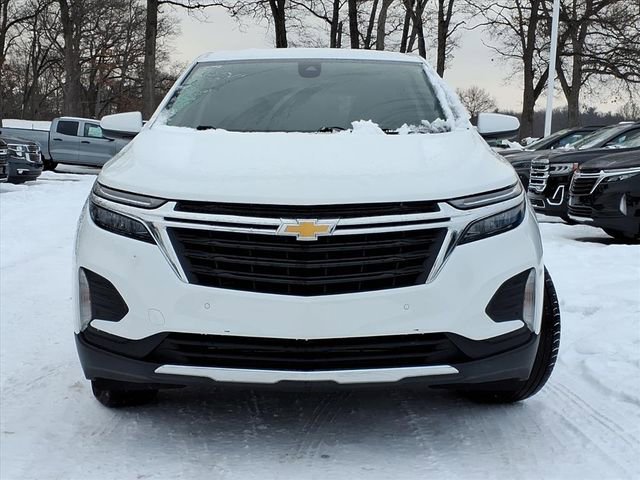 Used 2022 Chevrolet Equinox LT w/ Driver Convenience Package image 2