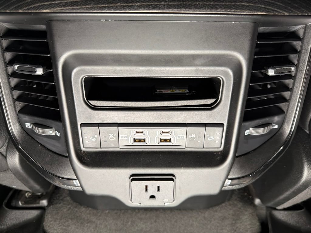 Used 2023 RAM 1500 Limited AWD/4WD image 11