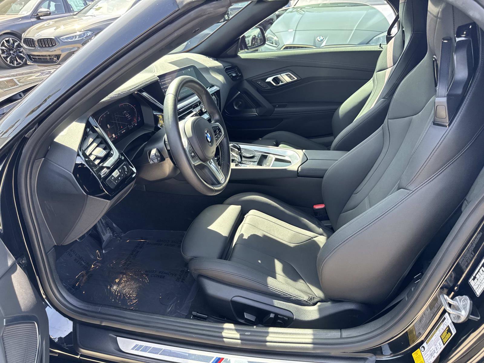 Certified 2024 BMW Z4 sDrive30i w/ Shadowloine Package image 12