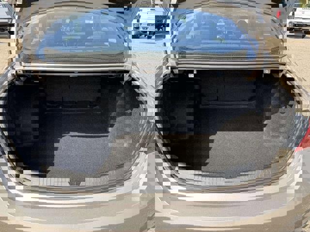 Used 2025 Chevrolet Malibu LT image 9