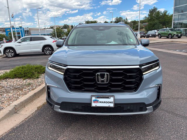 Used 2025 Honda Pilot Touring image 2