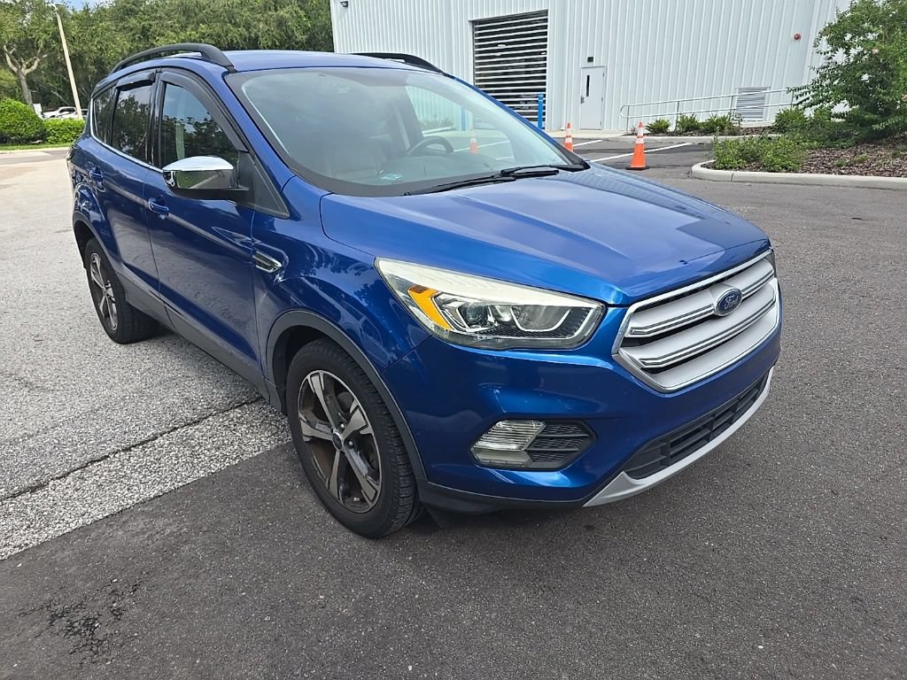Used 2017 Ford Escape SE w/ SE Leather Comfort Package FWD image 2